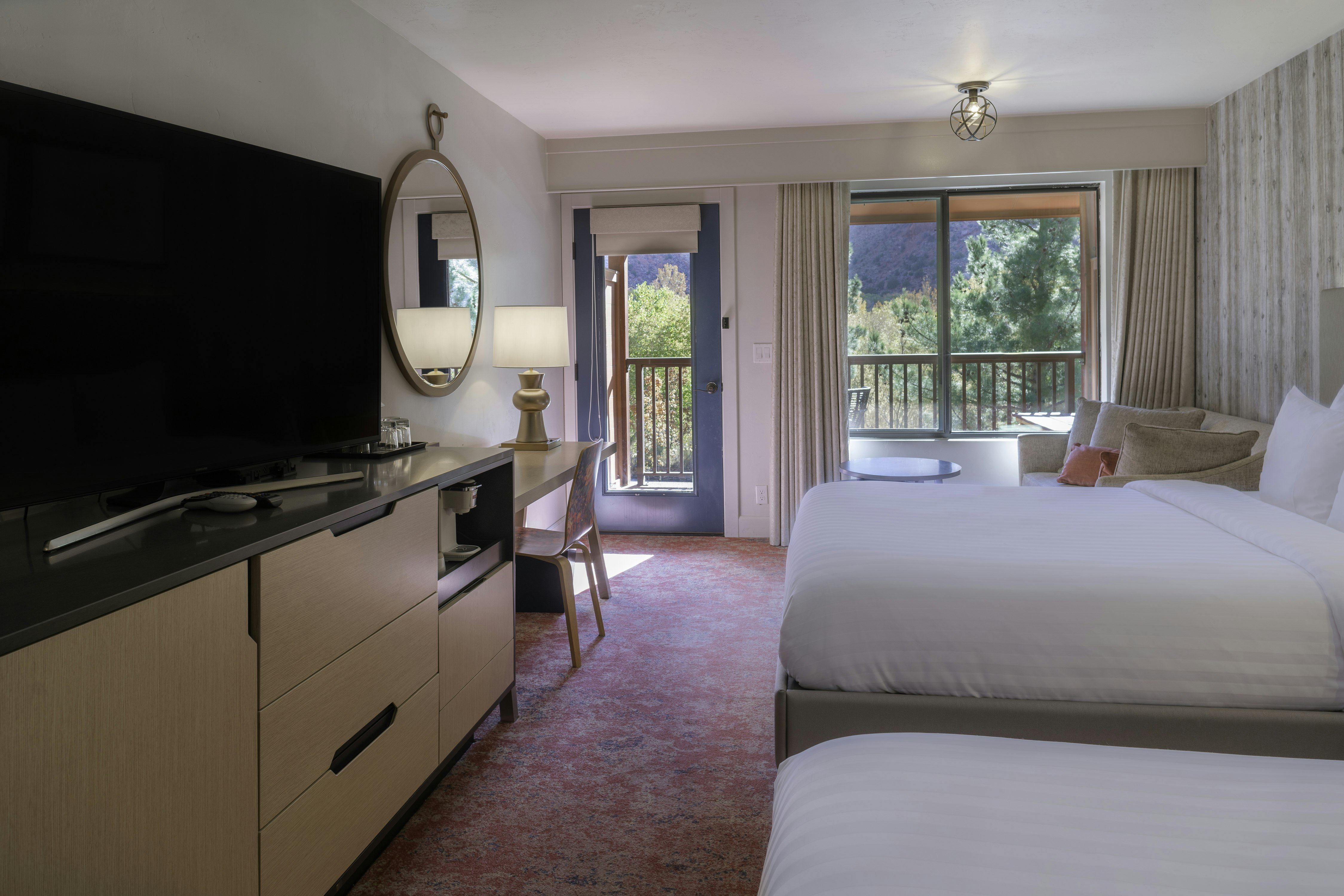 Canyon, 2 Queen Beds, Accessible