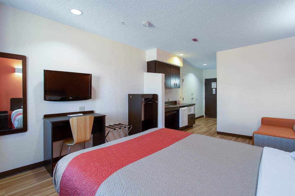 Motel6 El Paso, TX - Southeast 14/45
