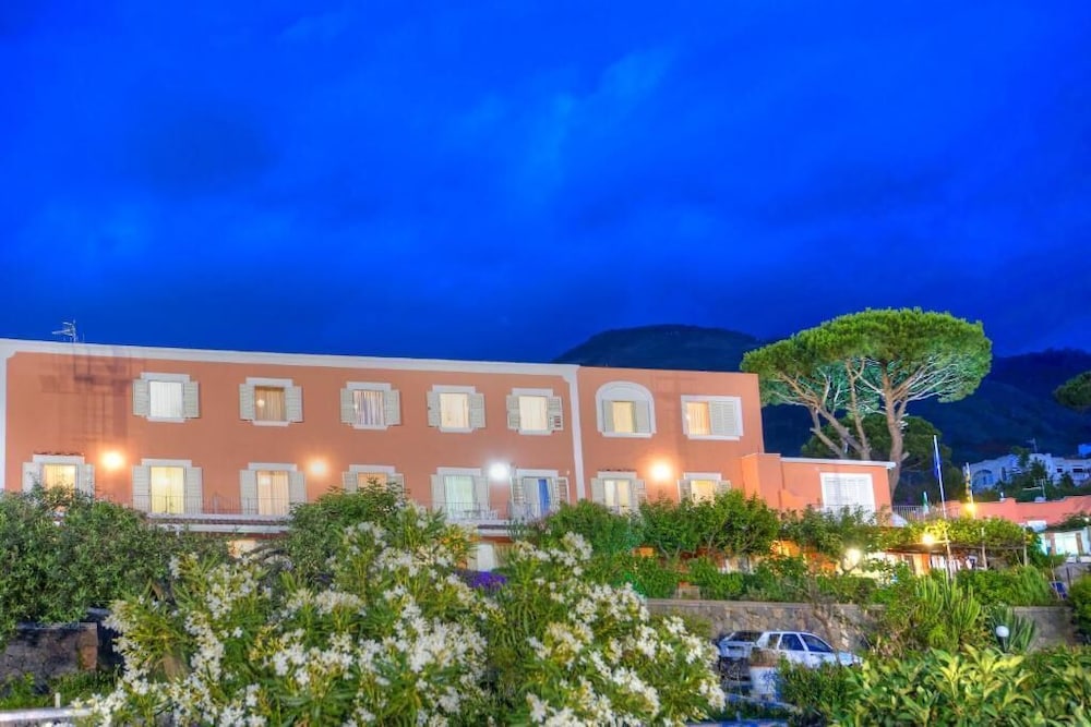 Hotel Villa Mena 3/50