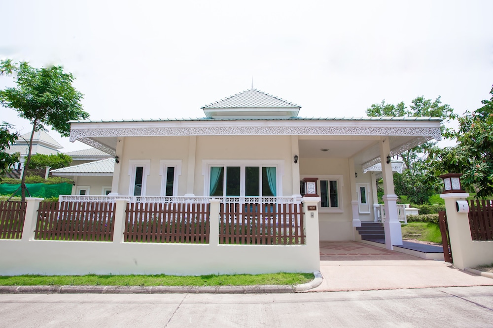 Jirung Health Village 2/78