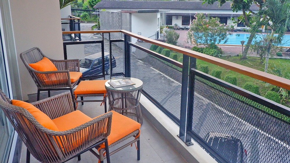 Front One Resort Magelang 35/50