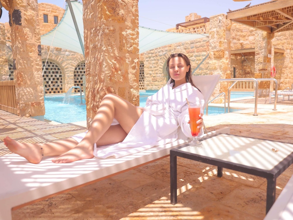 Movenpick Resort and Spa Dead Sea 38/75