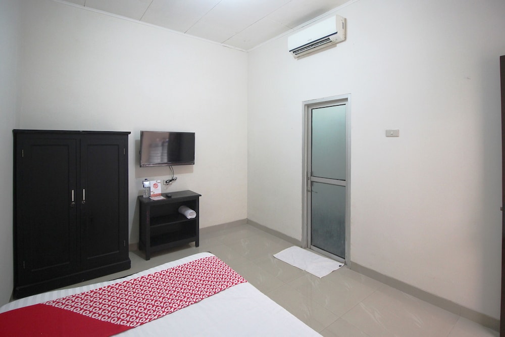 OYO 1547 Wisma Ray Syariah 19/31