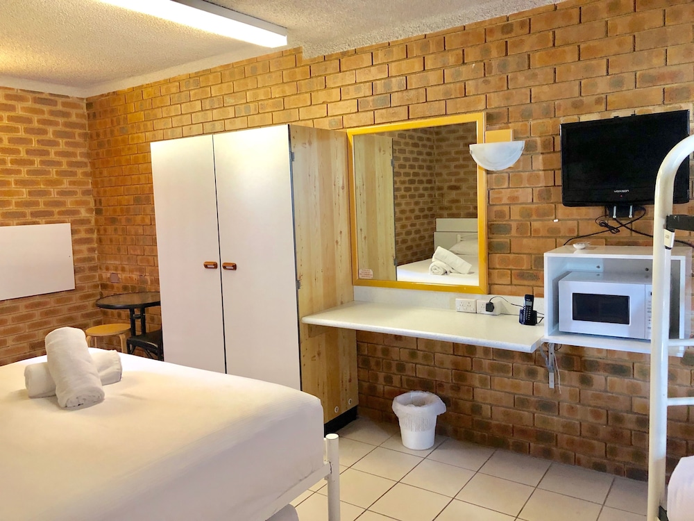 Marco Polo Motor Inn 30/56