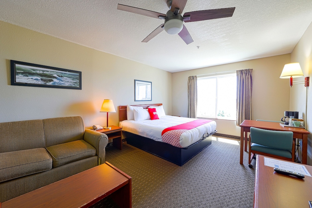 Siletz Bay Beachfront Hotel by OYO Lincoln City 35/71