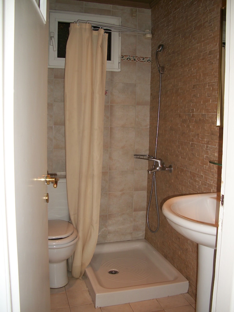 Minoa Hotel 20/22