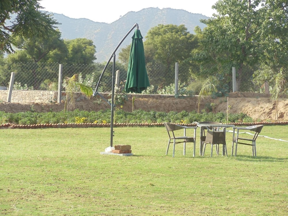 Lohana Village Resort 40/50
