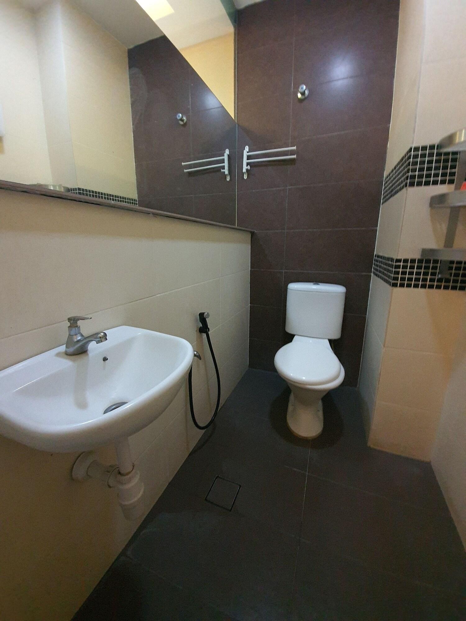 Hotel O Sri Rampai Metro Hostel 38/43