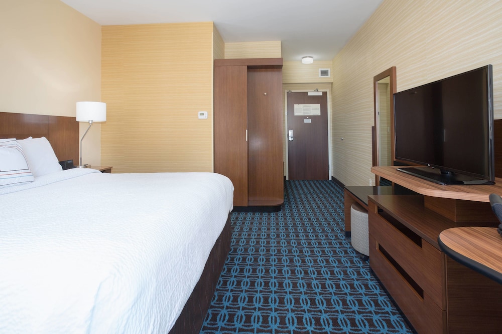 Fairfield Inn Suites Burlington 14/44