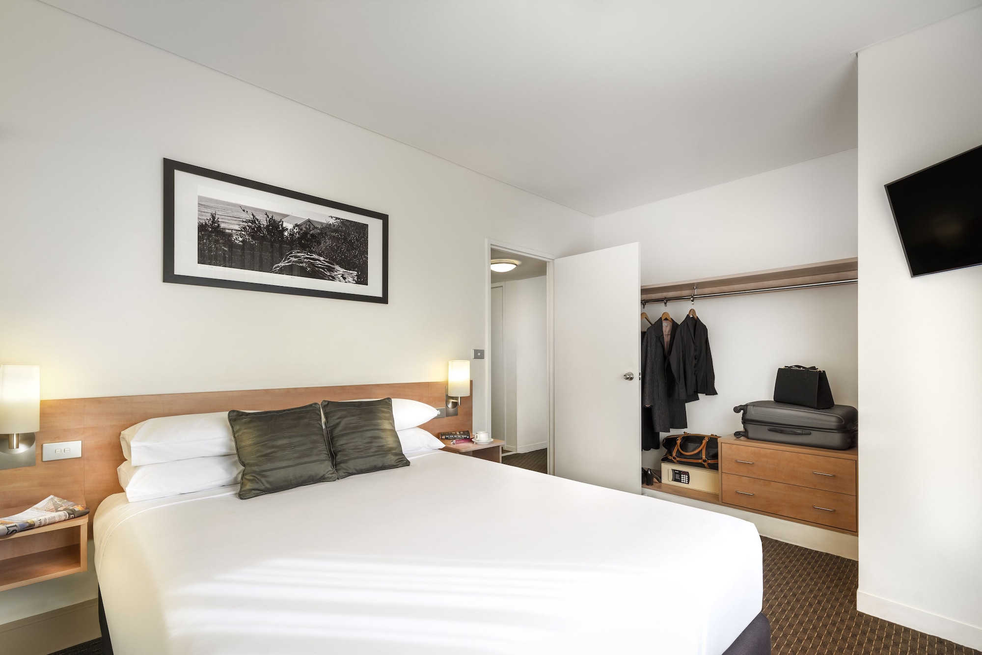 2 BEDROOMS, APARTMENT