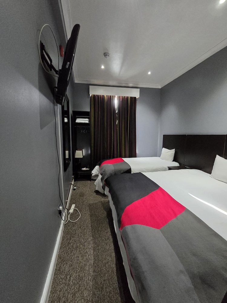 London Shelton Hotel, Finsbury Park 31/51