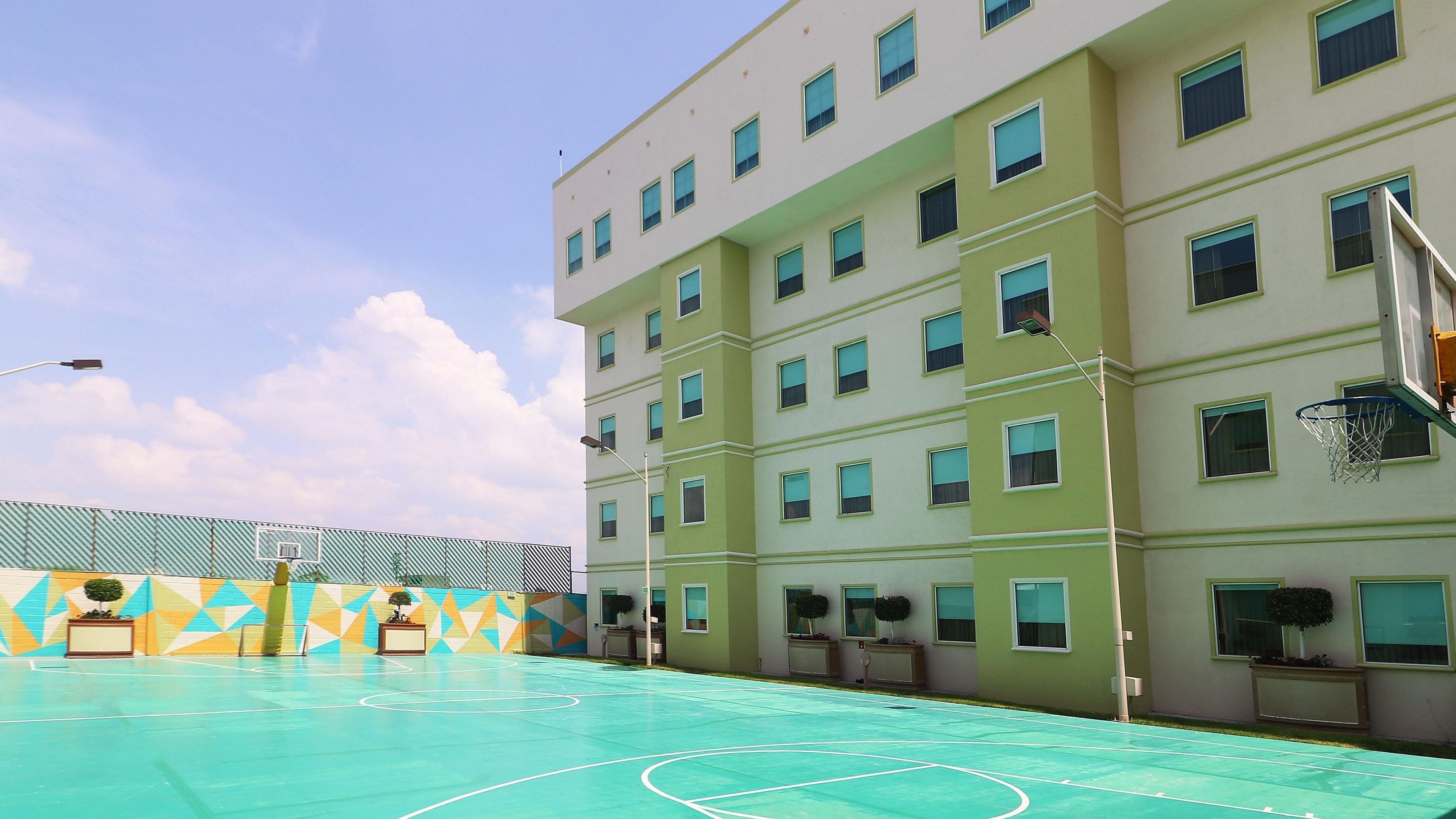Staybridge Suites Queretaro 69/75