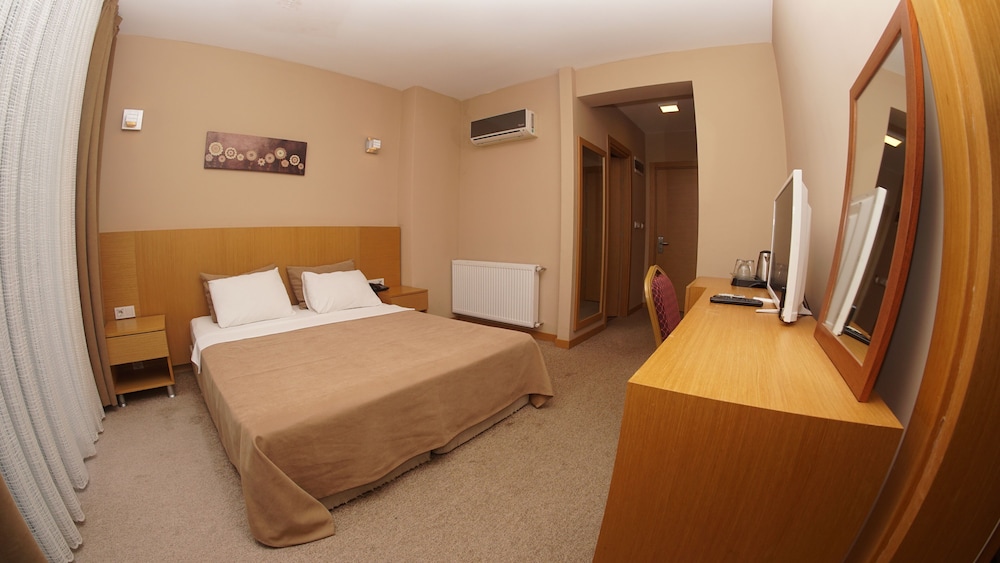 Family, Double and Twin Beds