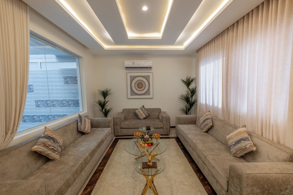 Midtown Majestic Garden Resort 43/59