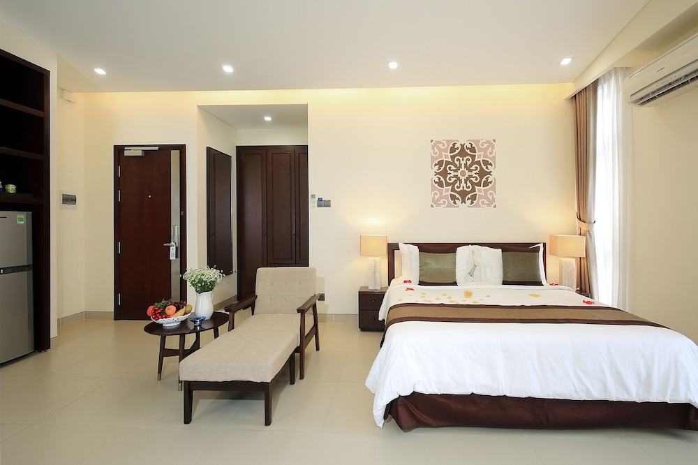 DELUXE, DOUBLE BED, BALCONY