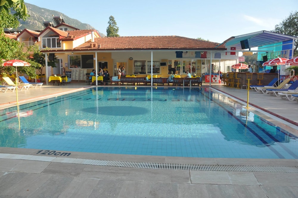 HAPPY NUR HOTEL 1/16