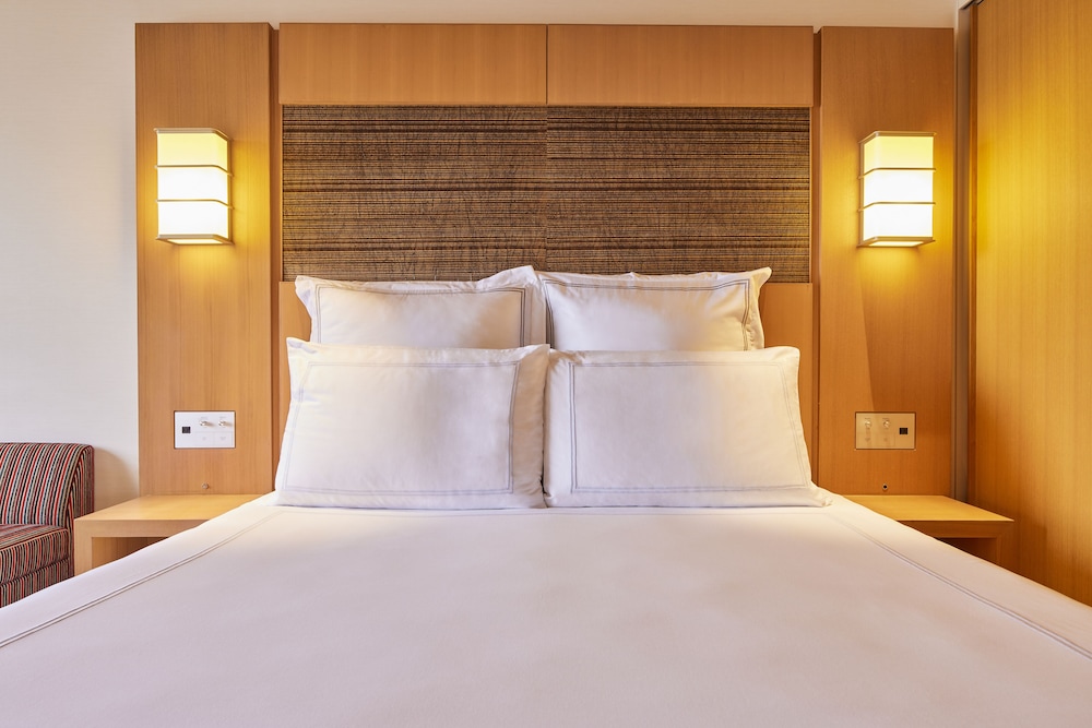 SWISS ADVANTAGE, PLUS, KING BED