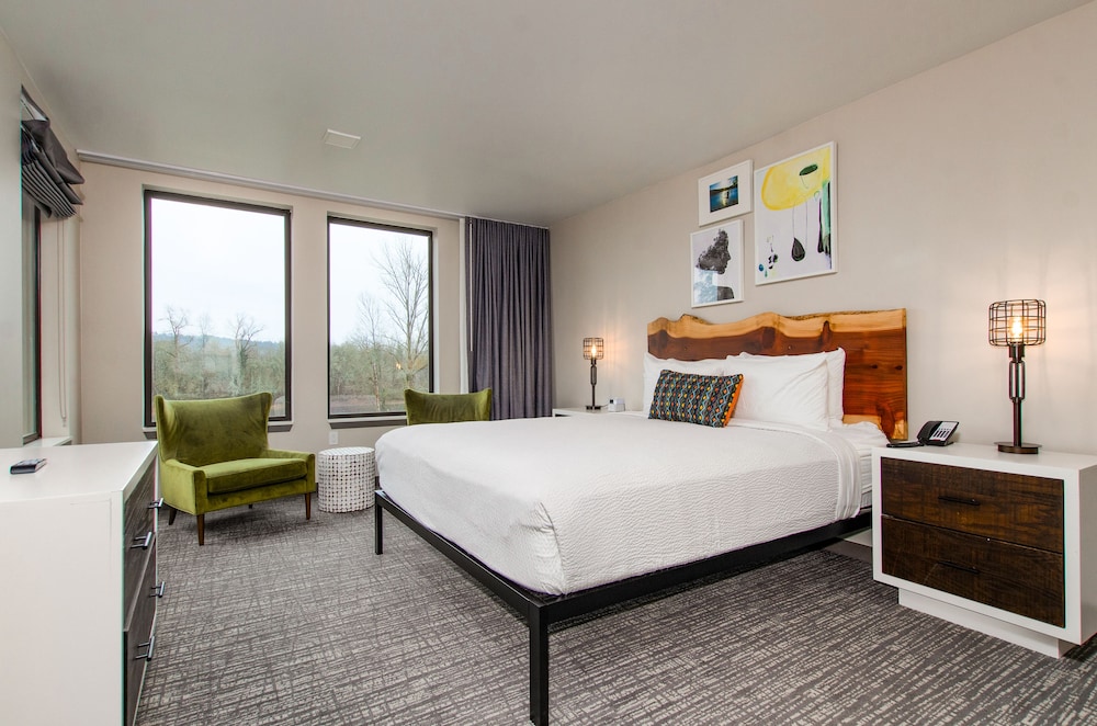 The Independence Hotel 17/55