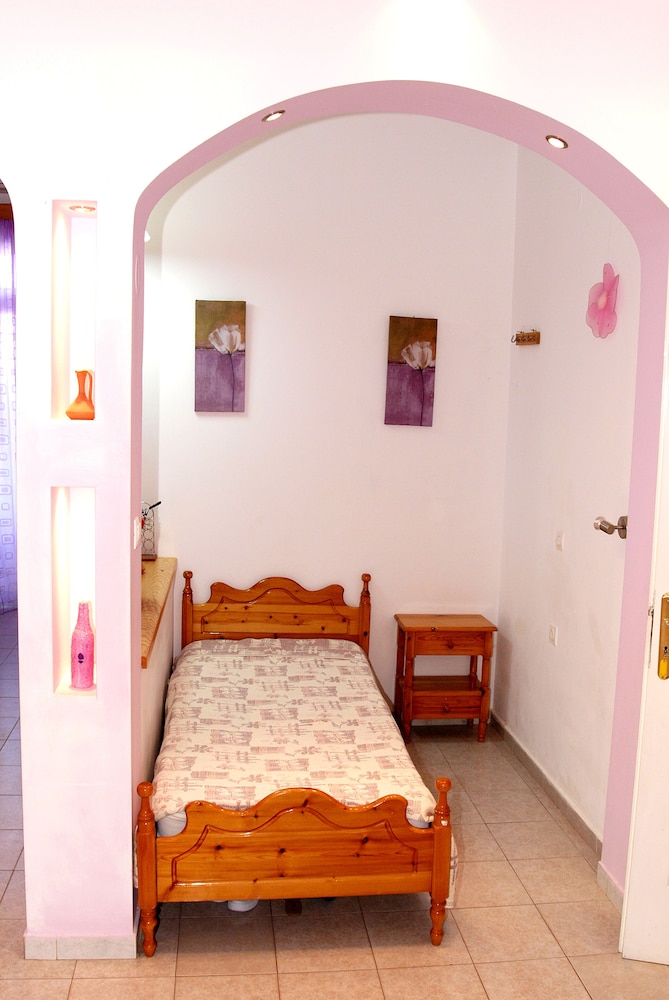 Marianthi Studios Stegna 27/70