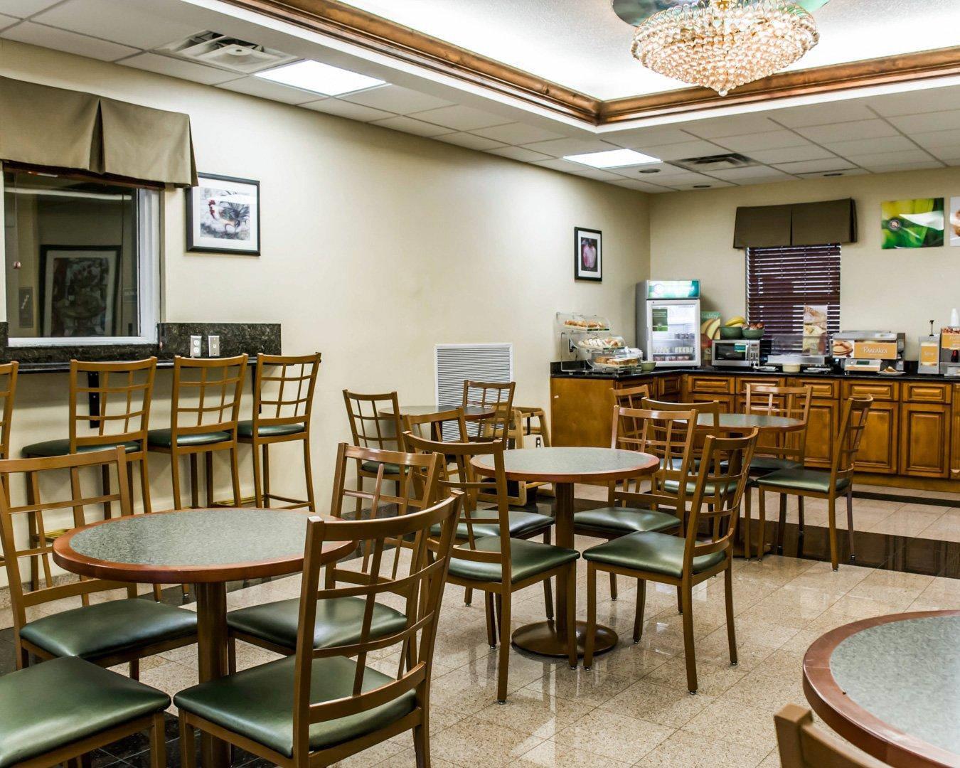 Quality Inn Tampa Airport - Cruise Port 53/69