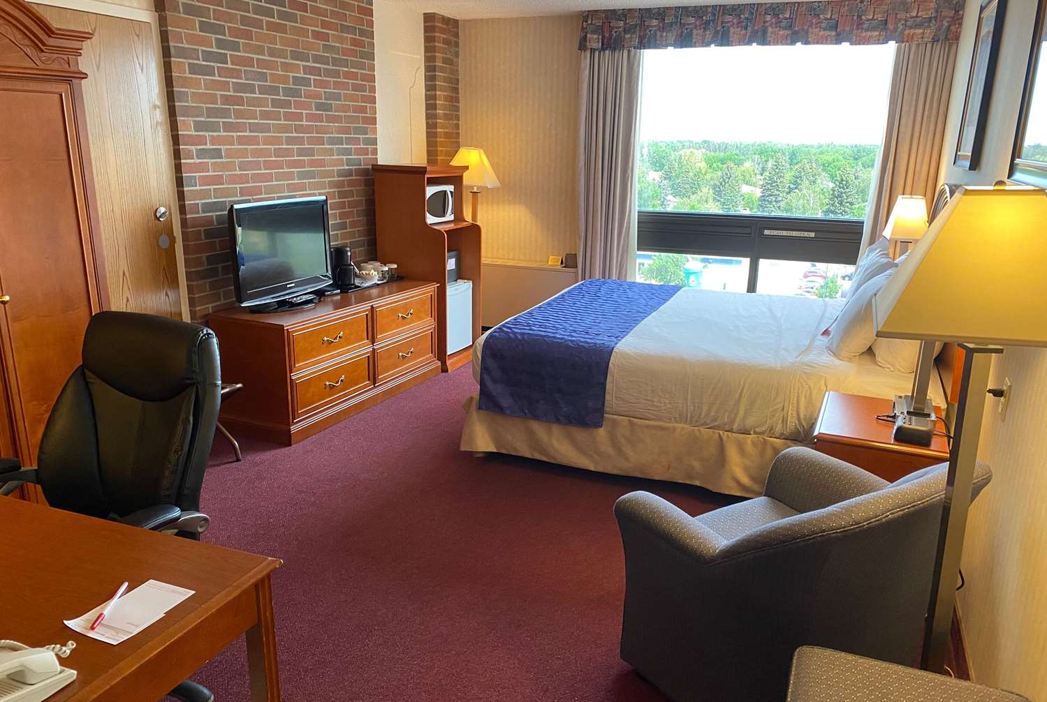 Ramada By Wyndham Lethbridge 7/19