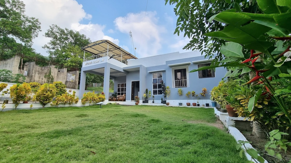 Ricardo Valley Inn 41/45