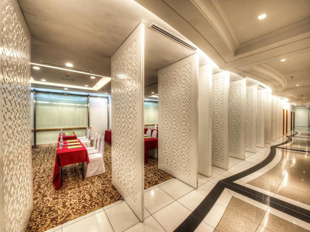 Raia Hotel Kota Kinabalu 25/45