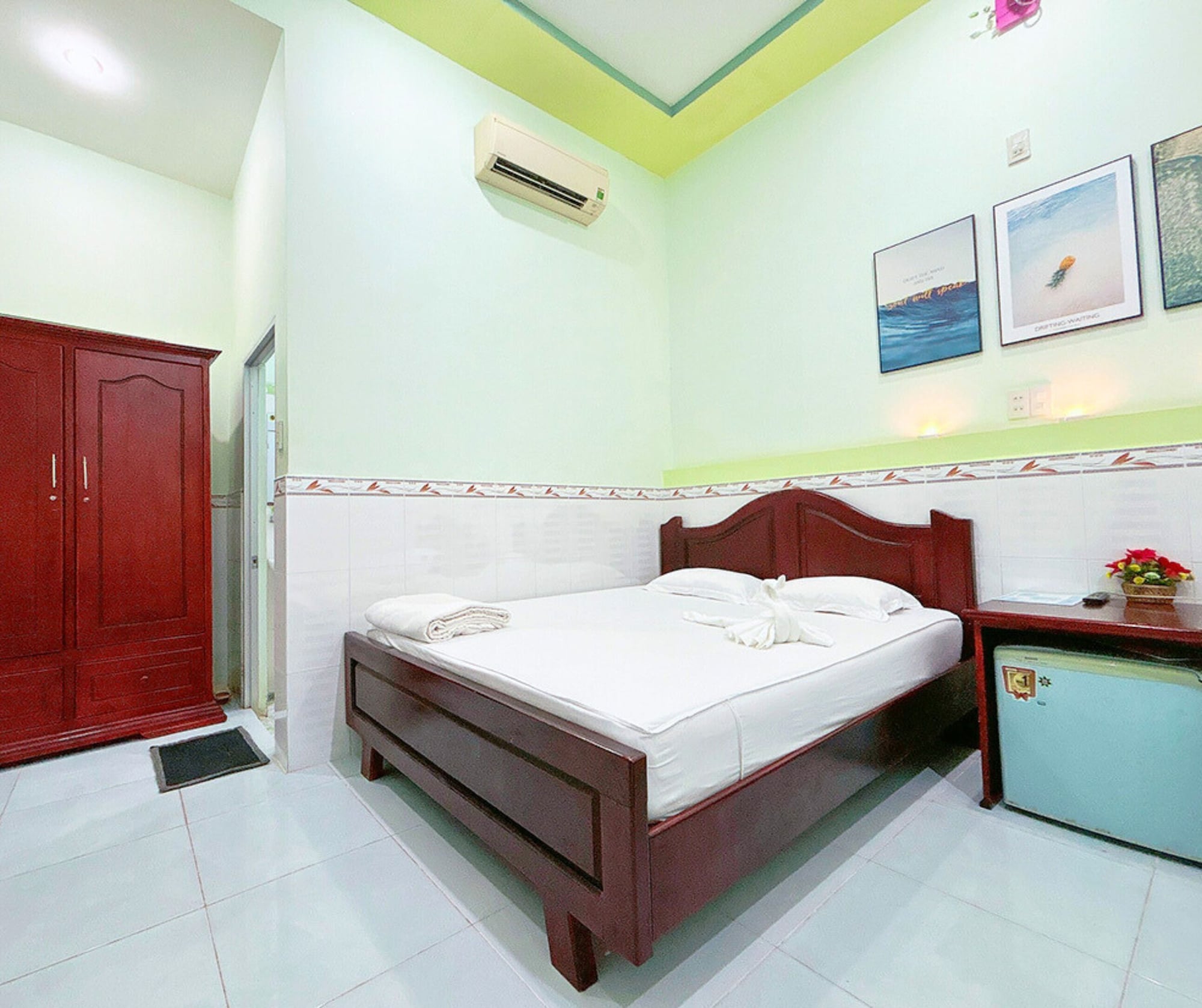 ROOM, TRIPLE