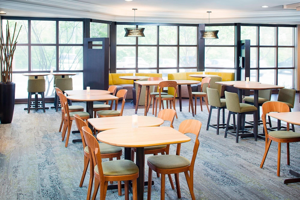 Courtyard By Marriott Ann Arbor 34/52