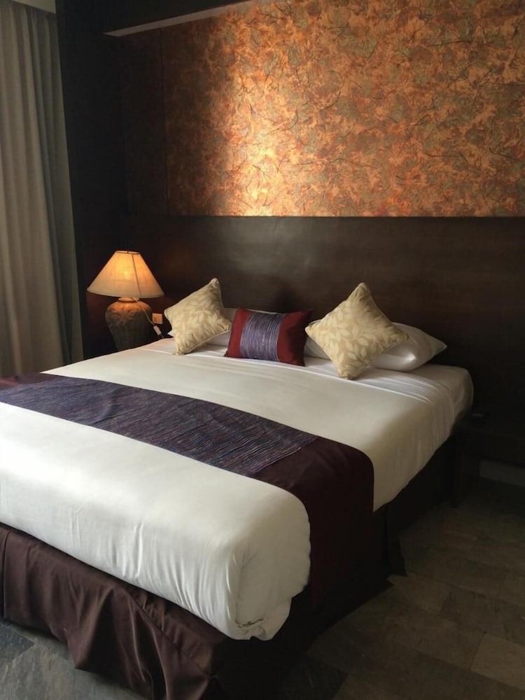 Royal Lanna Hotel 33/57