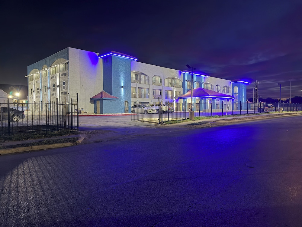 Hallmark Inn and Suites 3/30