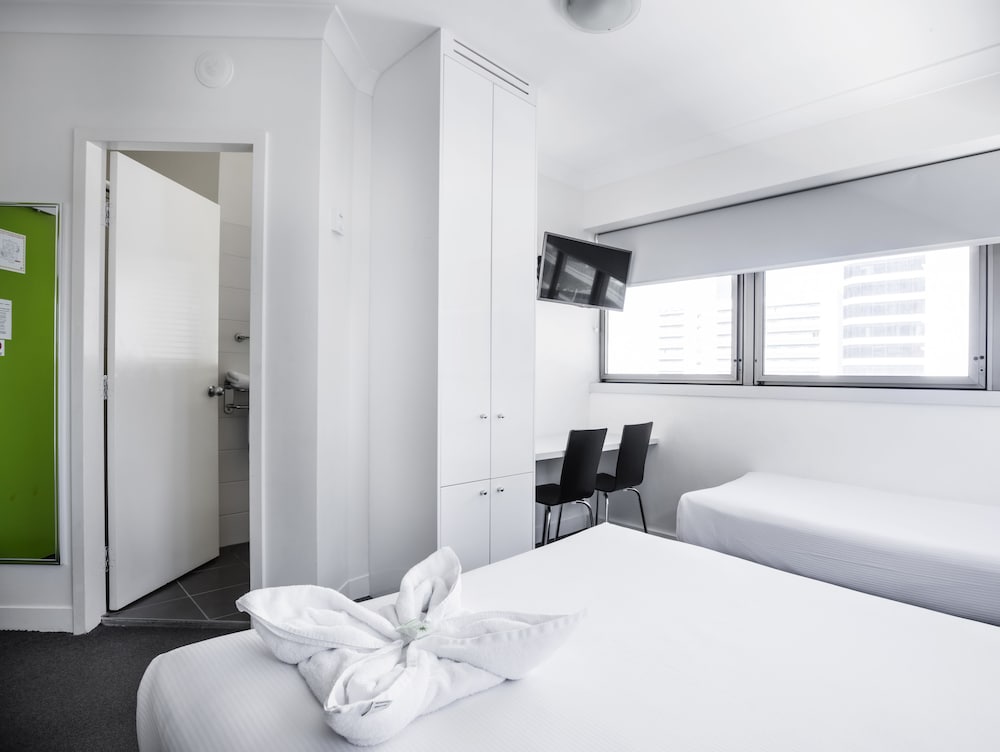 George Hotel Brisbane 7/62