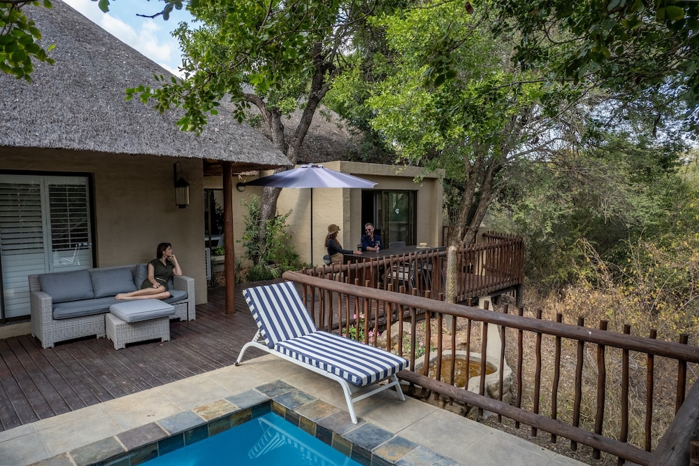 Bushbaby River Lodge 54/59