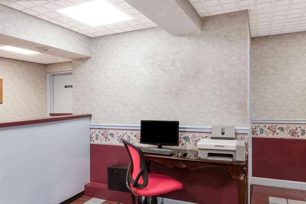 Travelodge by Wyndham Clarksville 8/11