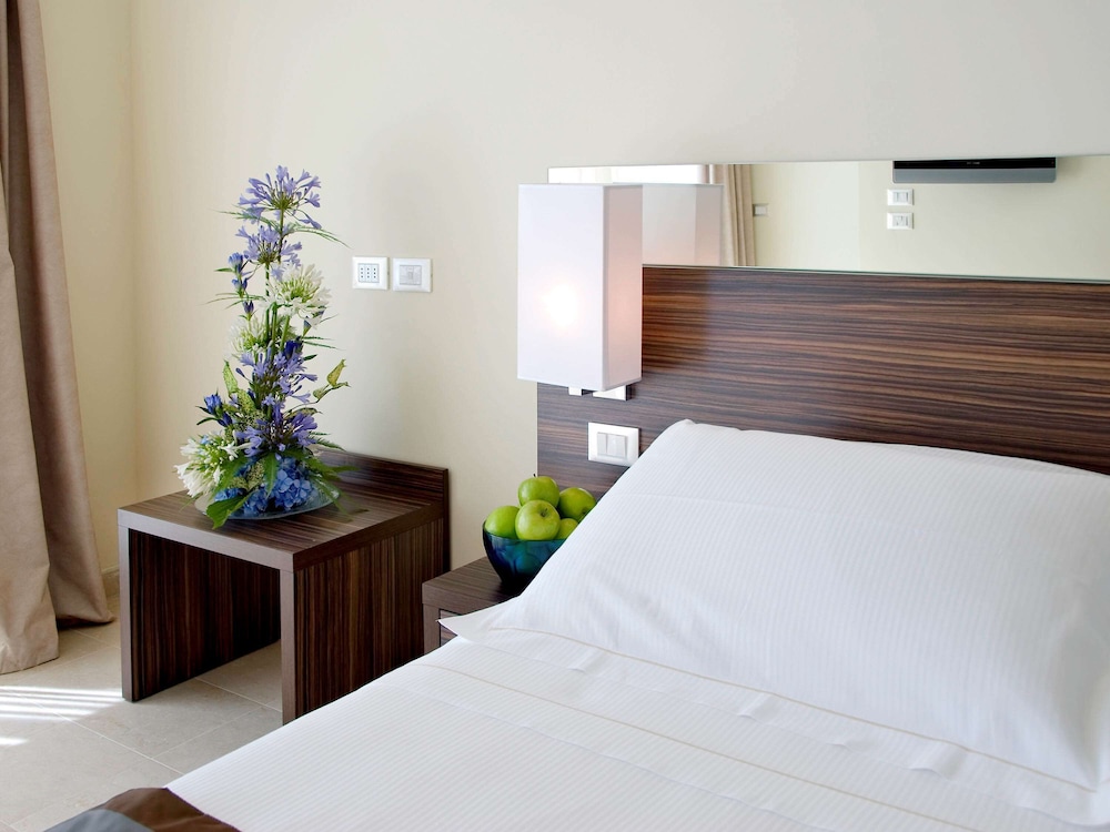 MERCURE RIMINI LUNGOMARE 26/71