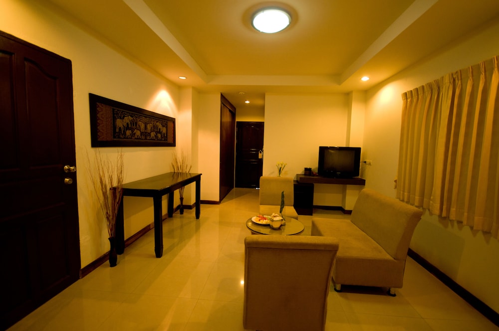 Sinsuvarn Airport Suite 53/67