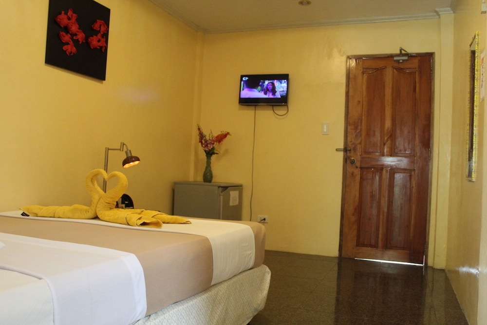 Escurel Inn 18/24