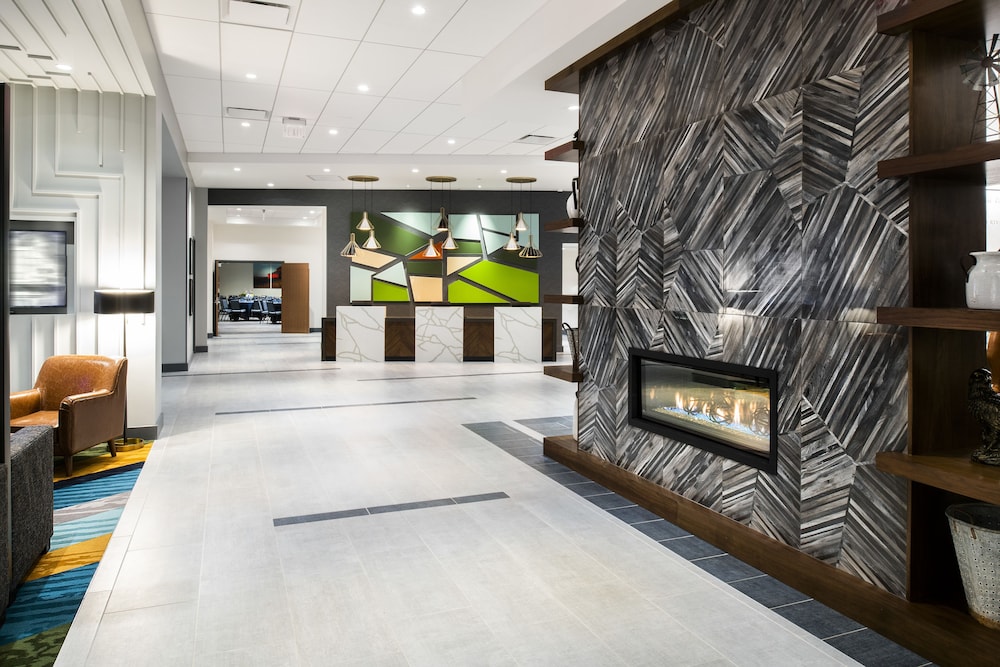 Hyatt Place East Moline/Quad Cities 11/54