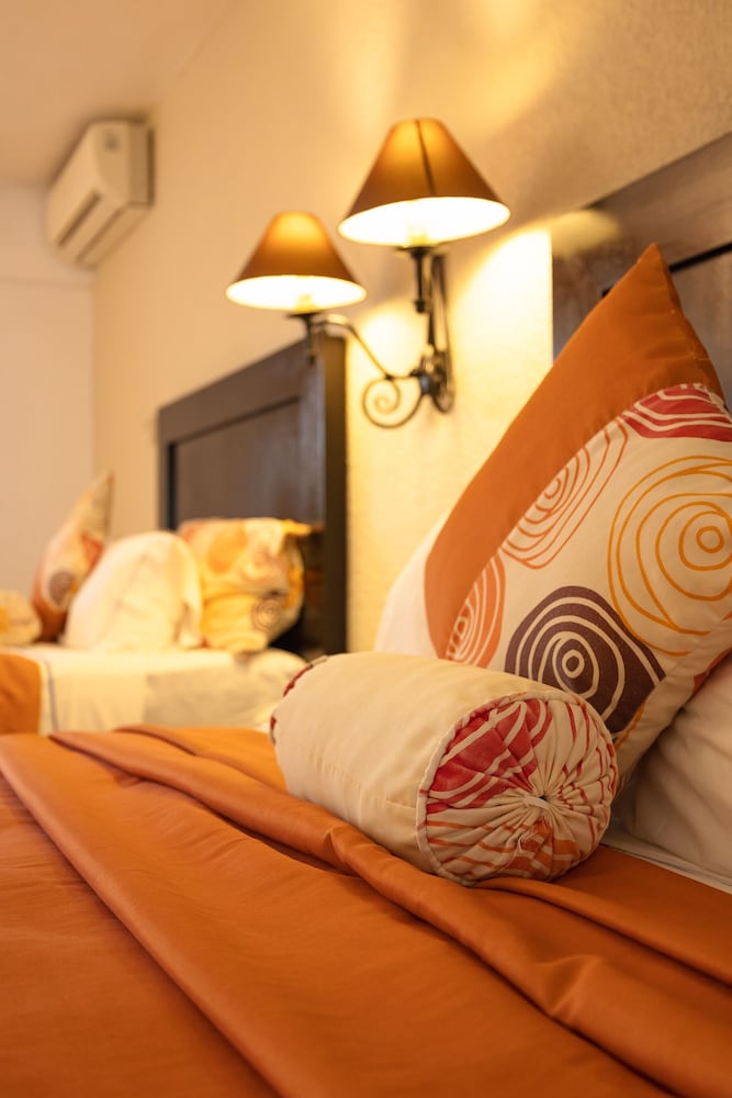 Hotel Maria Isabel 38/69