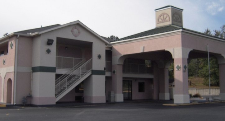 Country Hearth Inn And Suites Augusta 1/18