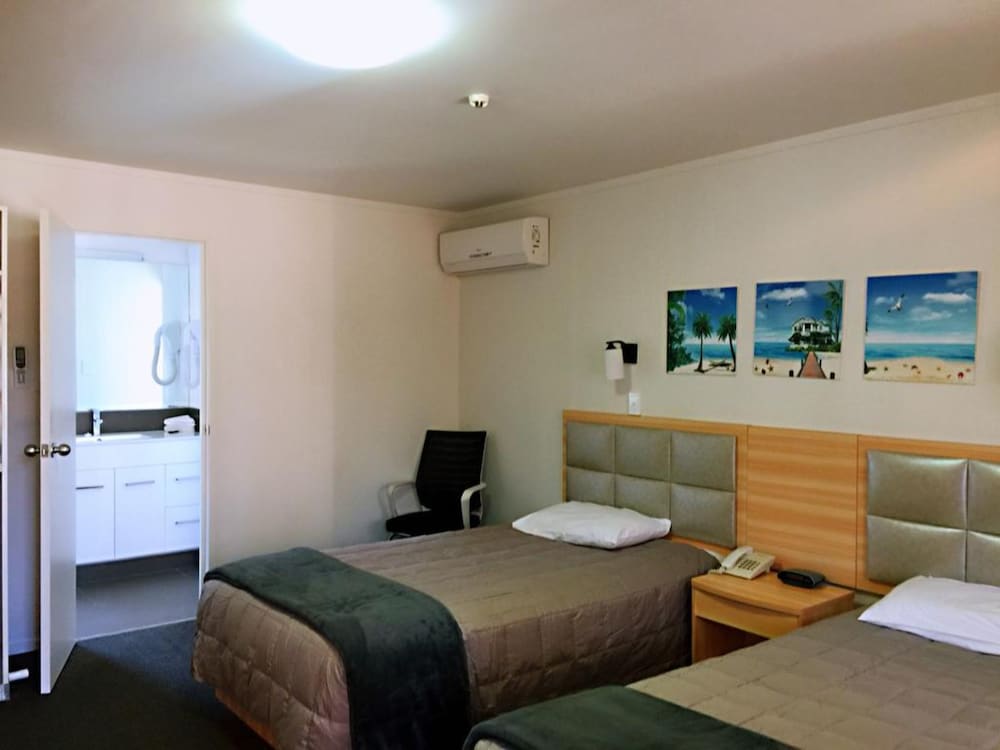 Design, Studio, 1 Queen and 1 Single Bed