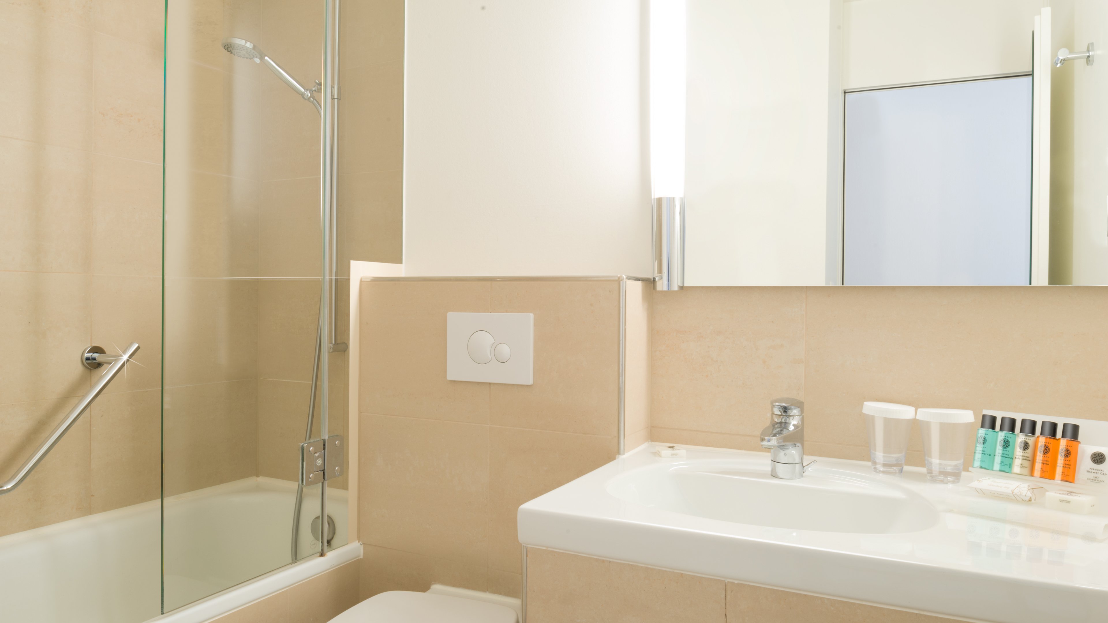 Crowne Plaza Zurich 48/50