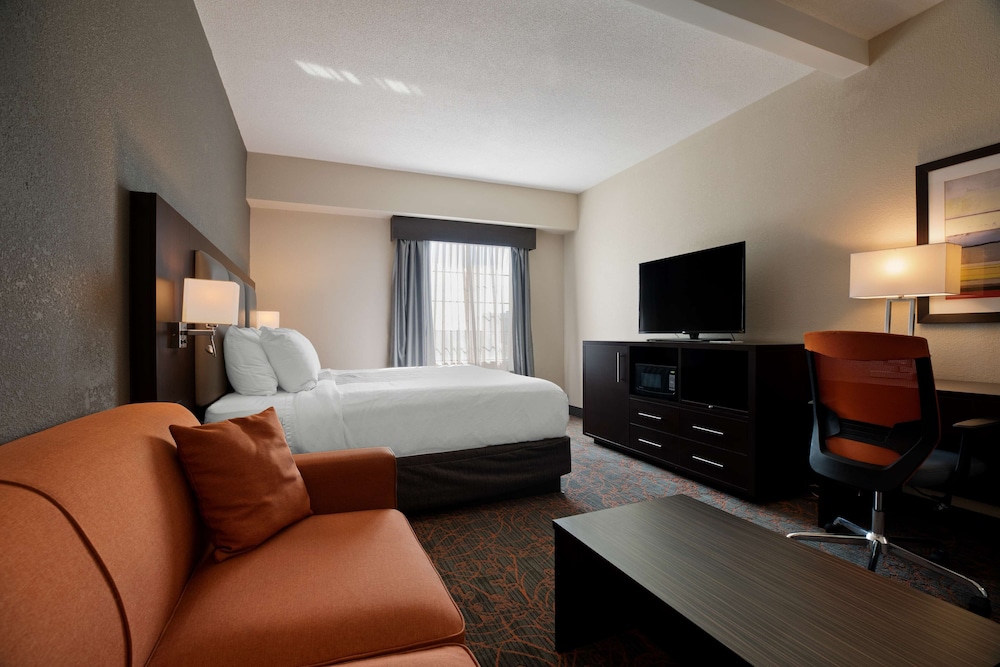 Best Western Plus Executive Inn 17/47