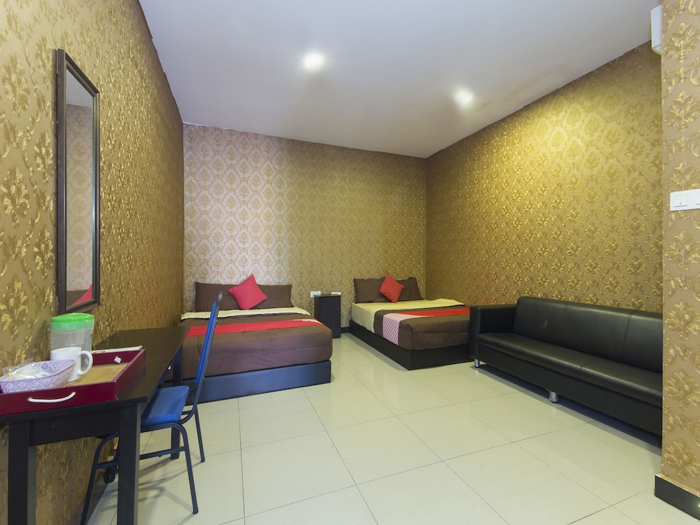 OYO 439 Night Queen Hotel (ex. Night Queen Hotel) 24/32