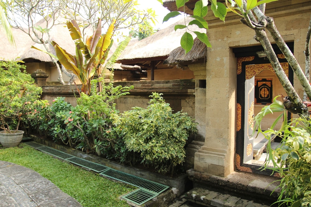 BALI AGUNG VILLAGE 57/60