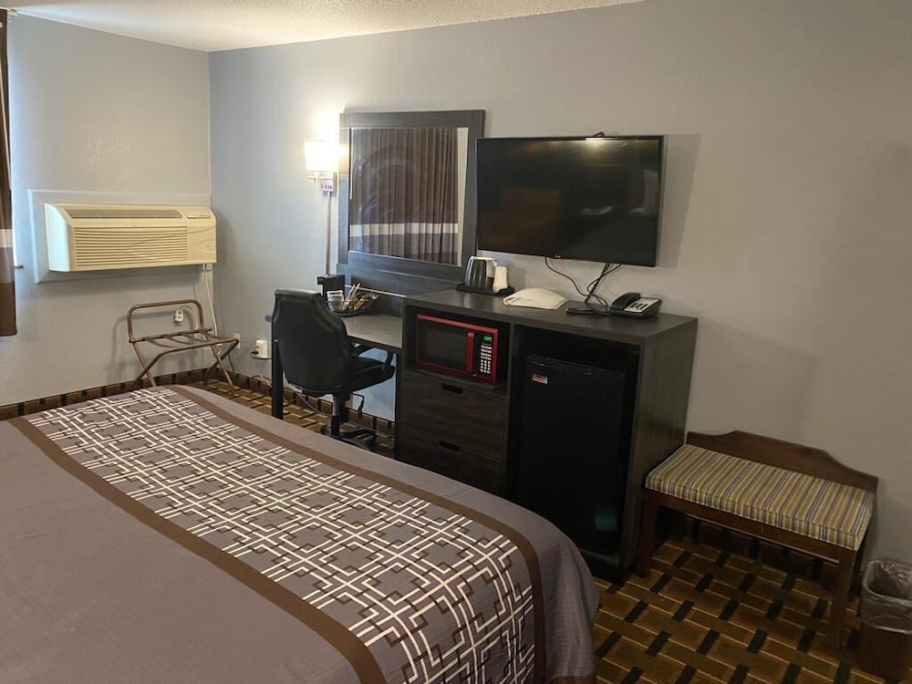 Faribault Hometown Inn & Suites 28/41