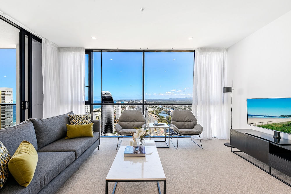 Qube Broadbeach 30/50