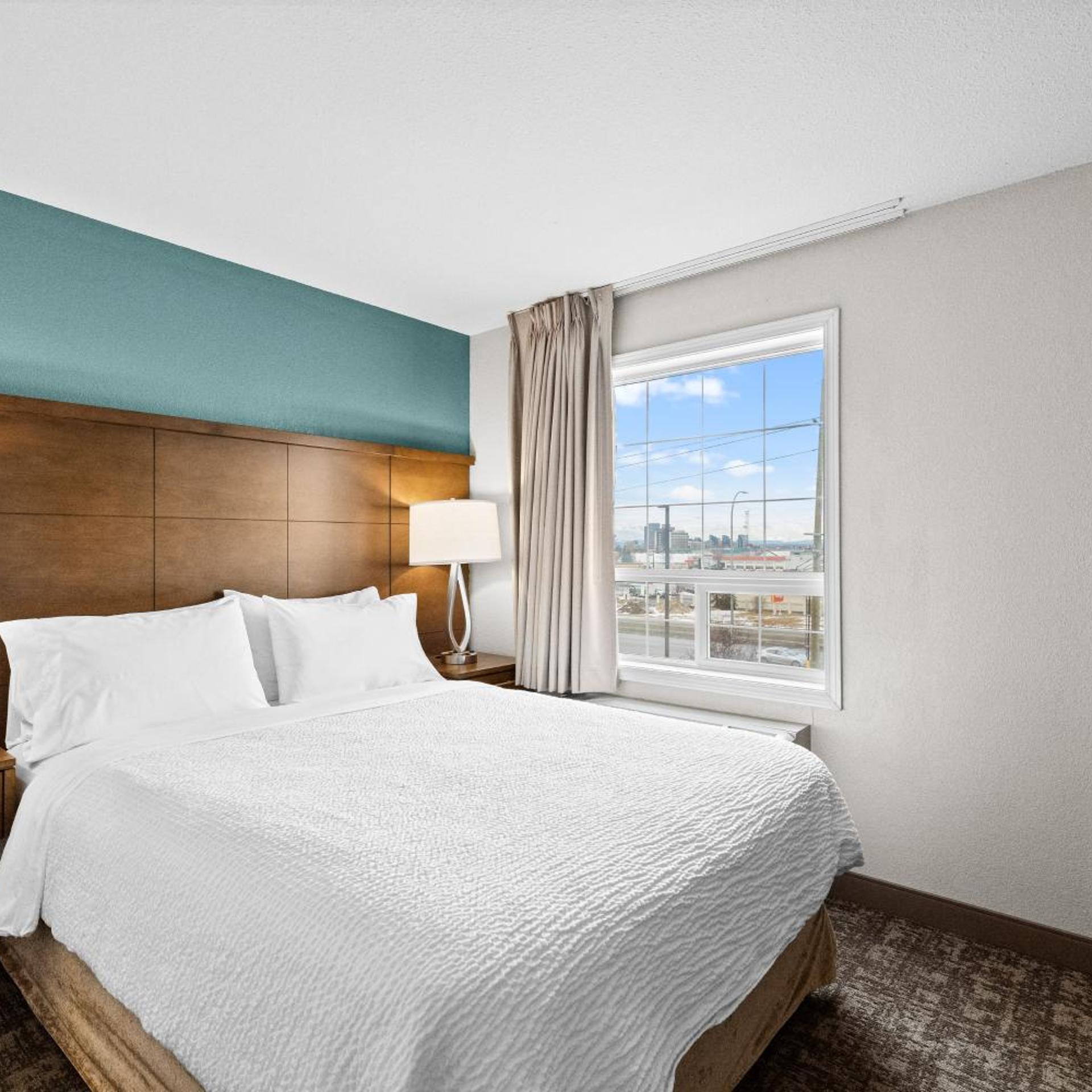 1 Bedroom, Suite, Queen Bed