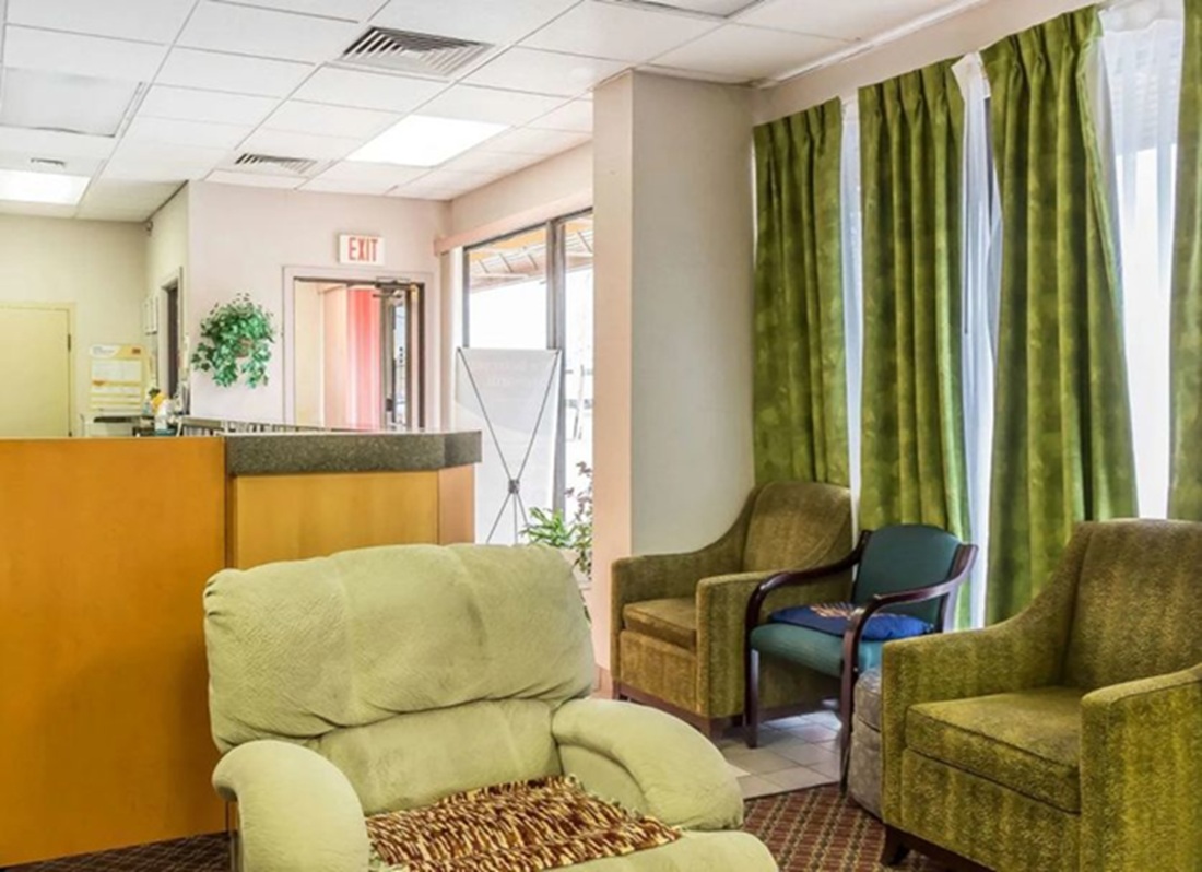 Econo Lodge Vineland 13/20
