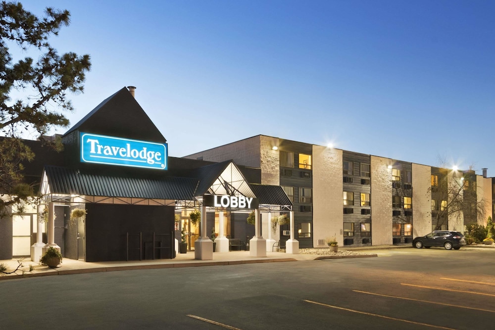 Travelodge by Wyndham Edmonton South 1/40